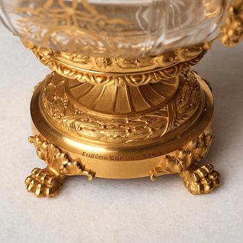 A gilded bronze and glass bowl by Eugène Cornu in Paris, second half of the 19th century.