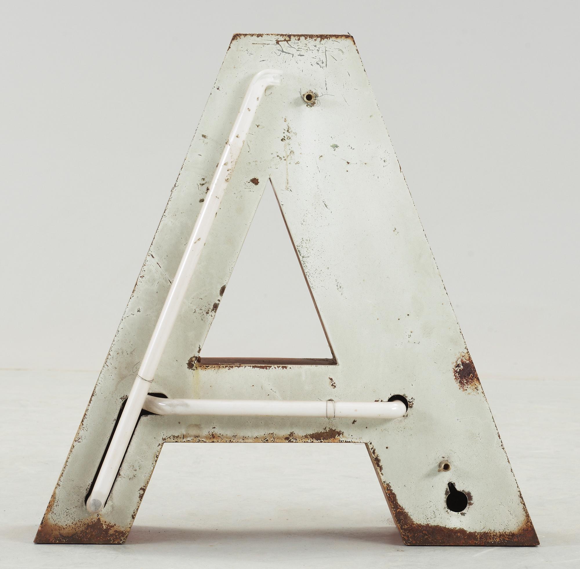 REKLAMSKYLT. 1900-talets första hälft.