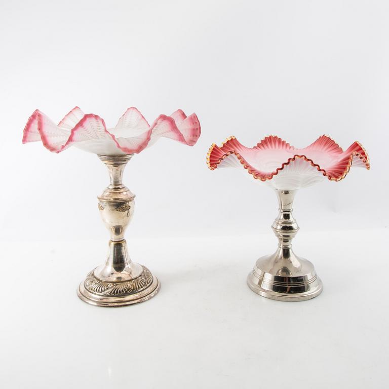 Two essay bowls around 1900, silver plate and glass.