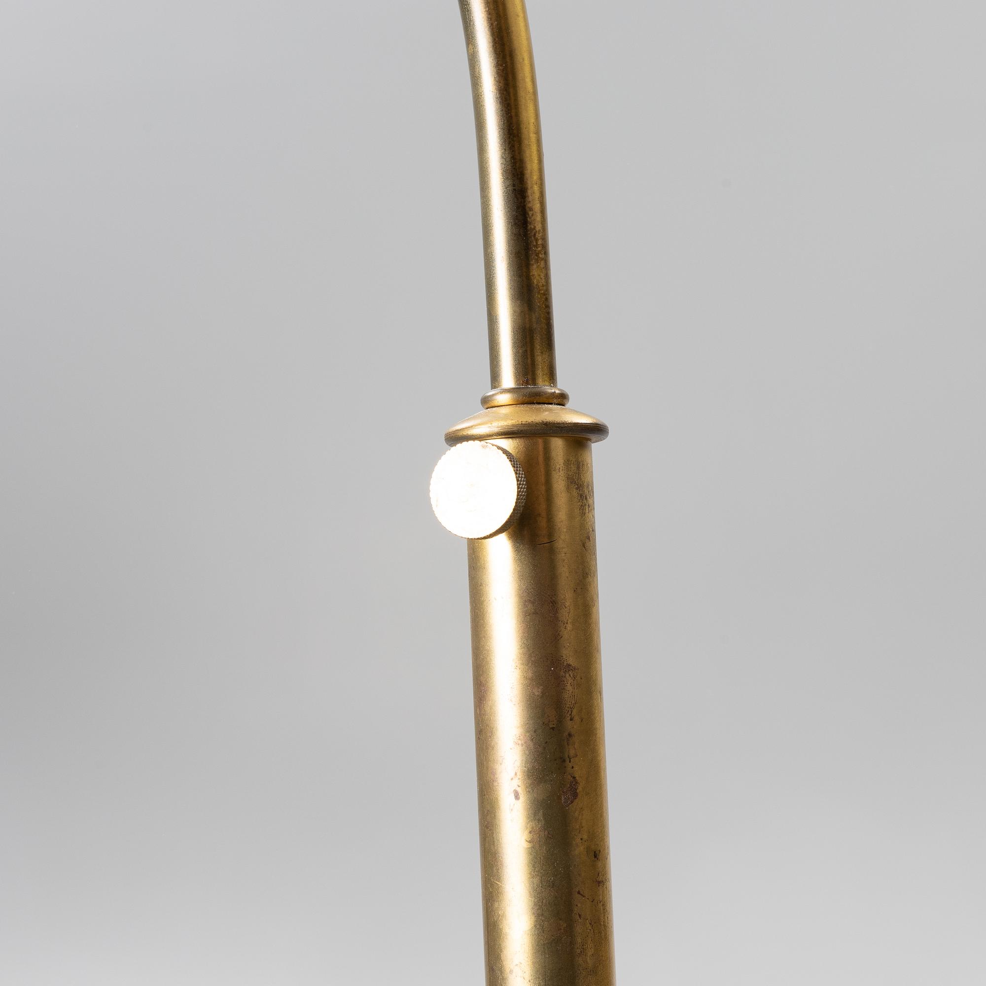 Josef Frank, golvlampa, modell 2568, "Lilla kamelen", Firma Svenskt Tenn.