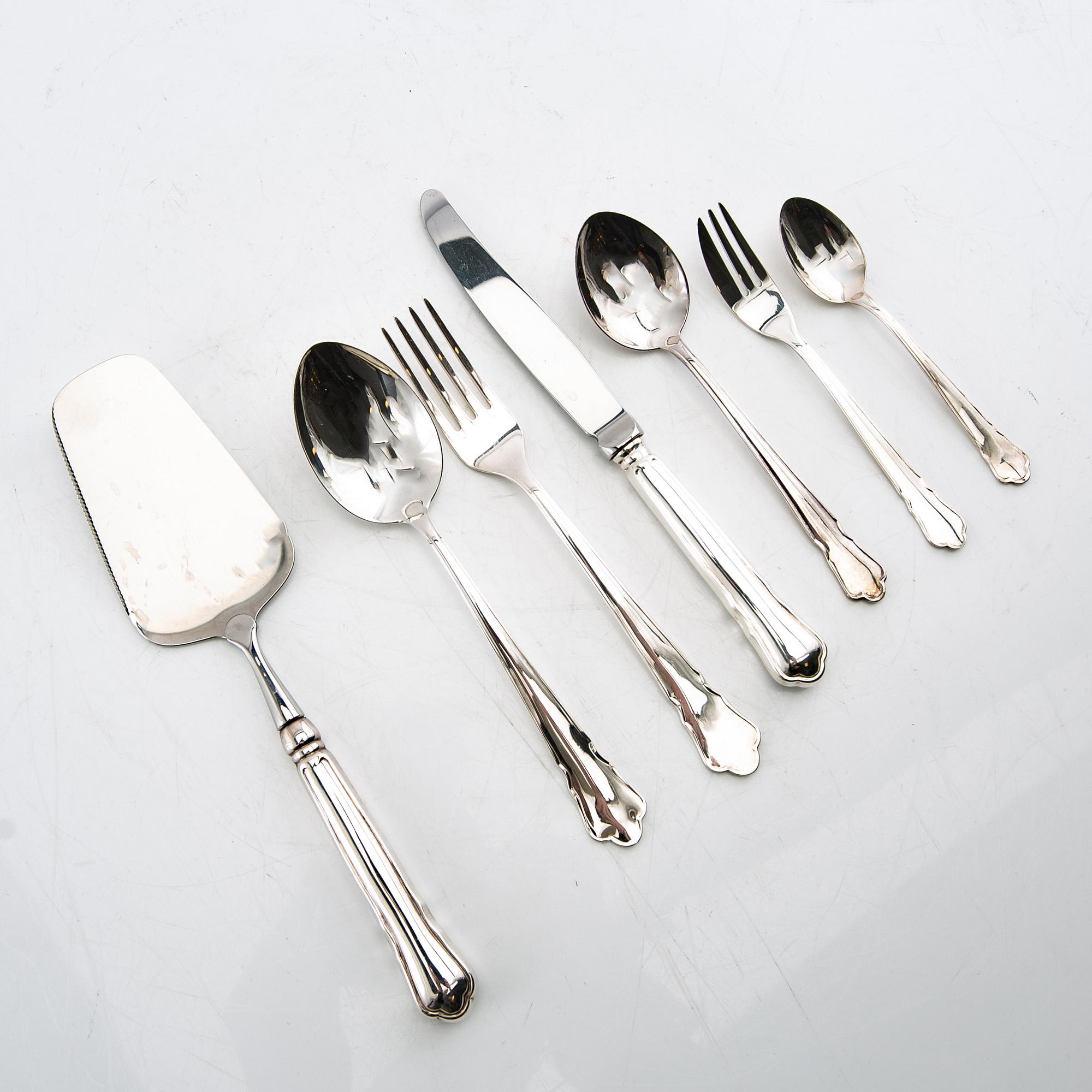 Cutlery approx 42 dlr "Chippendale" silver Eja 2002.