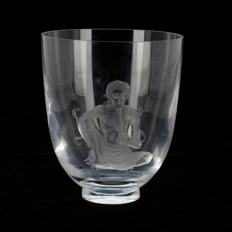 VAS, glas, signerad Lindstrand, 1446, Orrefors.