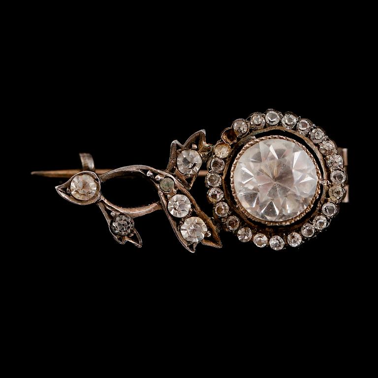 BROSCHER, 7 st, 1800-/1900-tal.