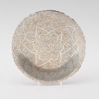 TALLRIK, silver, orientalisk, sannolikt 1900-tal. Vikt ca 254 g.