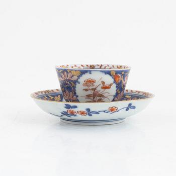 A porcelain cup with saucer, Japan, 19th century.