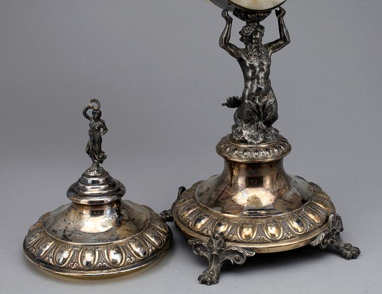 DRYCKESHORN, nyrenässans, horn och nysilver, 1800-talets slut.