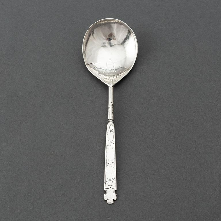 A 17th century silver spoon, possibly of Erich Olsen (Trondhjem 1656-1672).