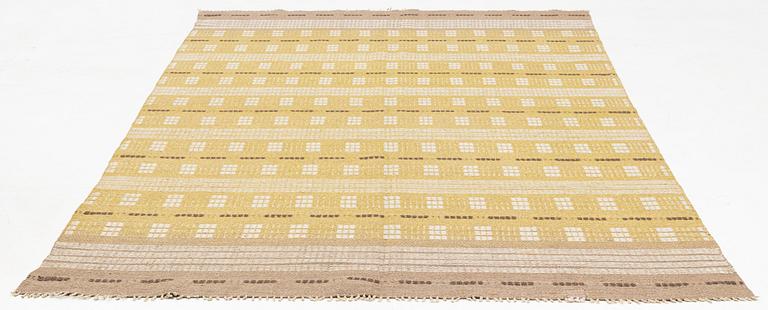 Matta  tuskaft i relief, ca 305 x 200 cm.