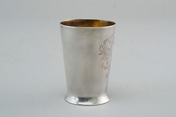 CHARKA, 84 silver. Stämplad Chlebnikov Moskva sekelskiftet 18/1900. Höjd 6 cm, vikt 53,5 g.
