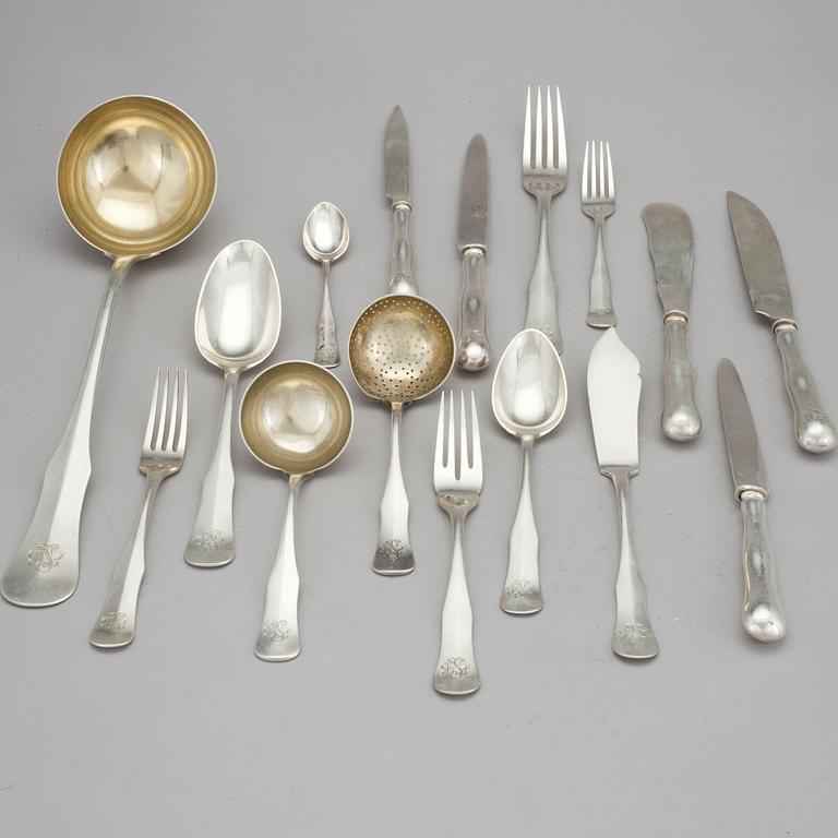 BESTICKSERVIS, 138 delar, silver, importerad av K. Anderson, Göteborg, 1918. Tot ca 5000 gram.