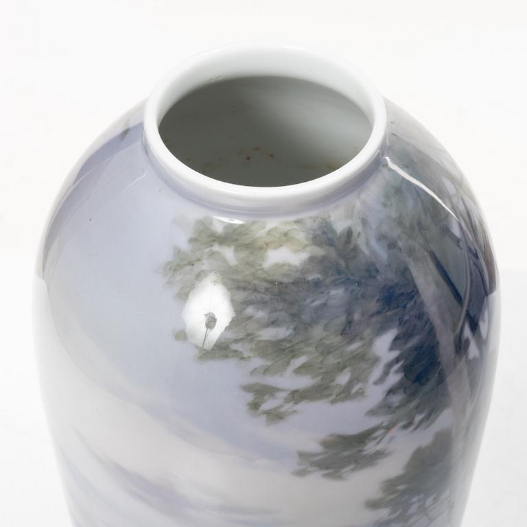 Bing & Gröndal, vase, porcelain, model 4555.