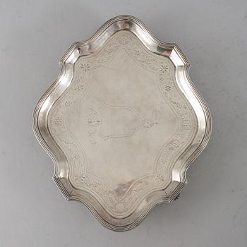 TEKANNA MED FAT, silver, Peter & Ann Bateman / Thomas Ollivant, London, 1793. Total vikt 643 cm.