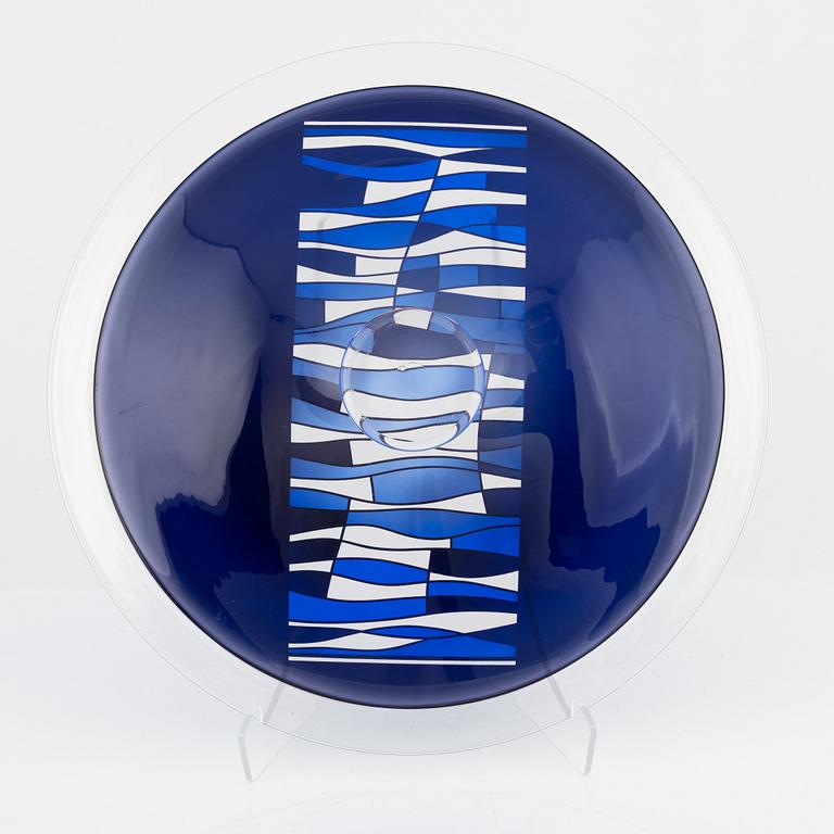 Klas-Göran Tinbäck, a dish, dated 1984.