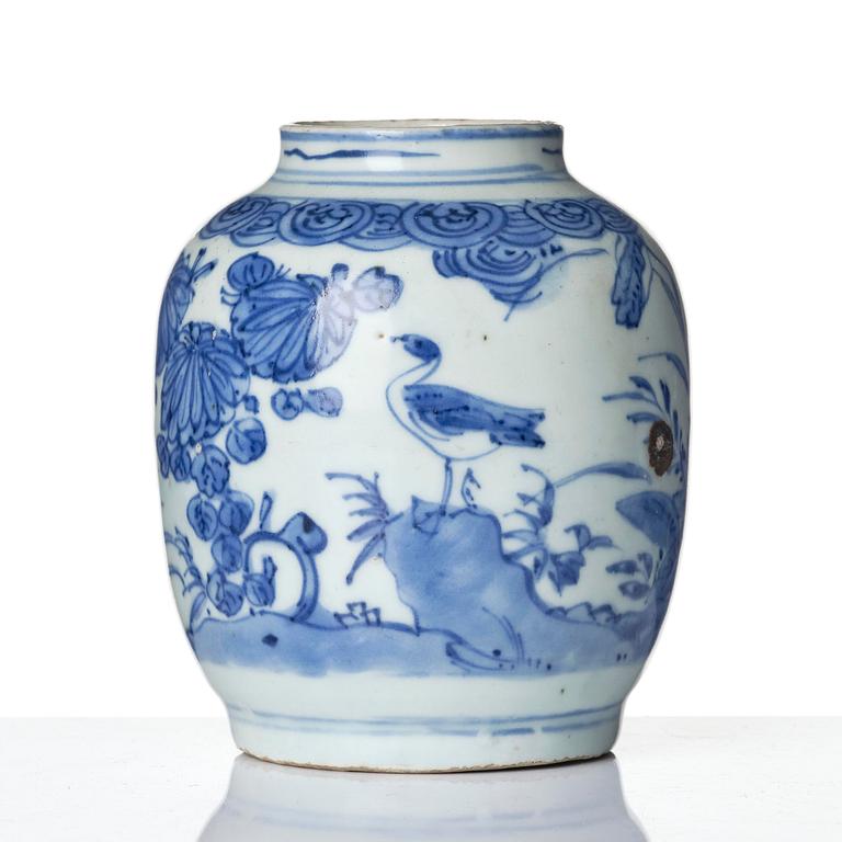 Kruka, porslin. Mingdynastin (1368-1644).
