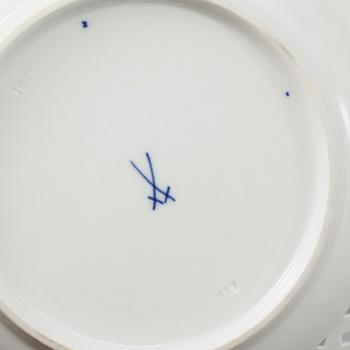 SERVISDELAR, 9 delar, porslin, "Lökmönstret", Meissen, 1900-tal.