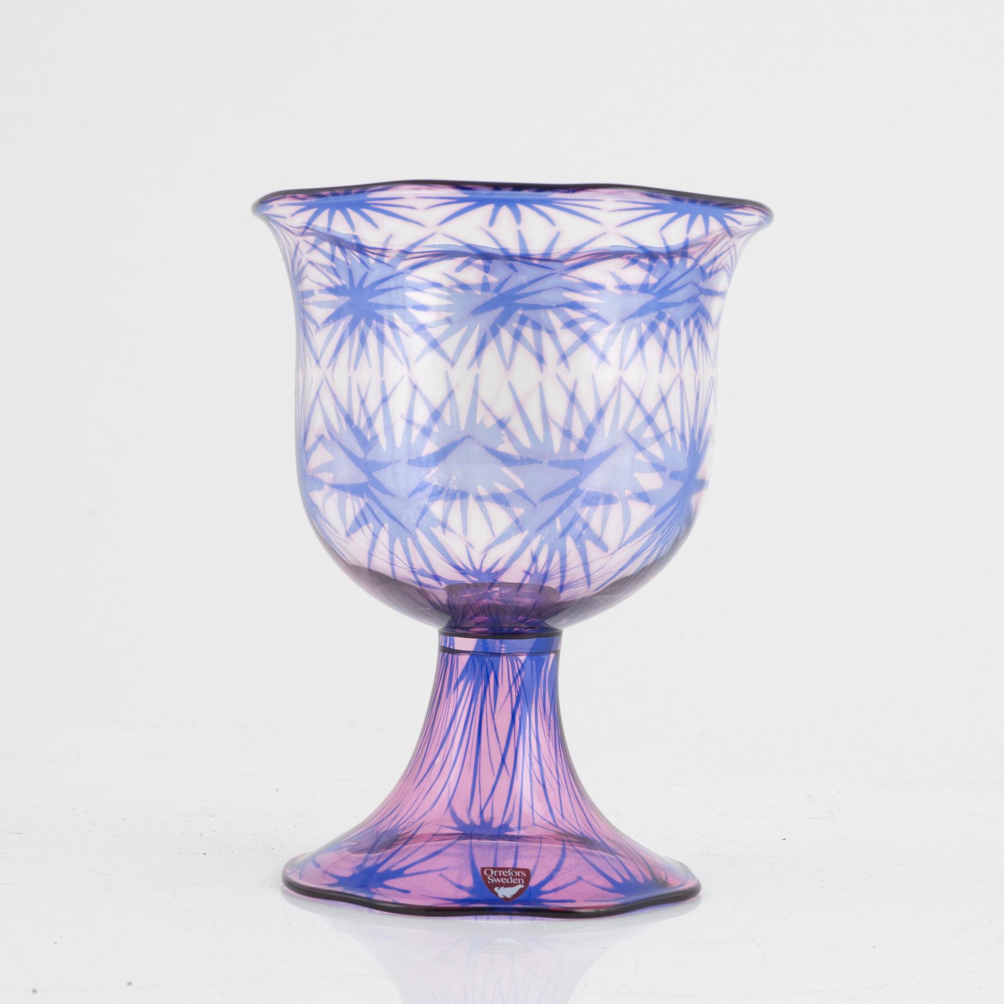 Eva Englund, a 'graal' glass bowl, Orrefors Gallery 1982.