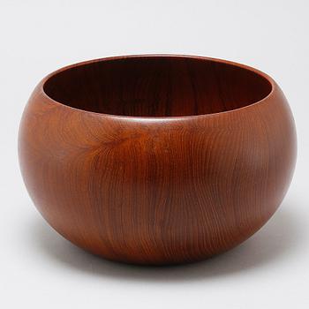 A wooden bowl, designed by Kay Bojesen.