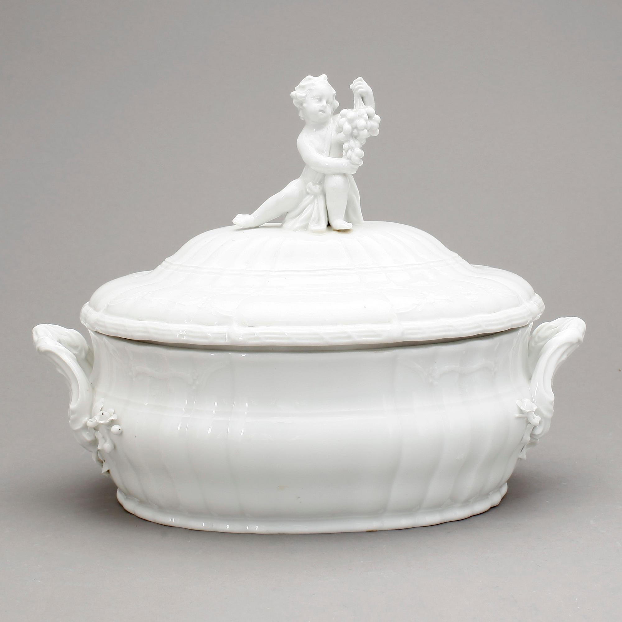 TERRIN, porslin, Berlin, omkring sekelskiftet 1800.