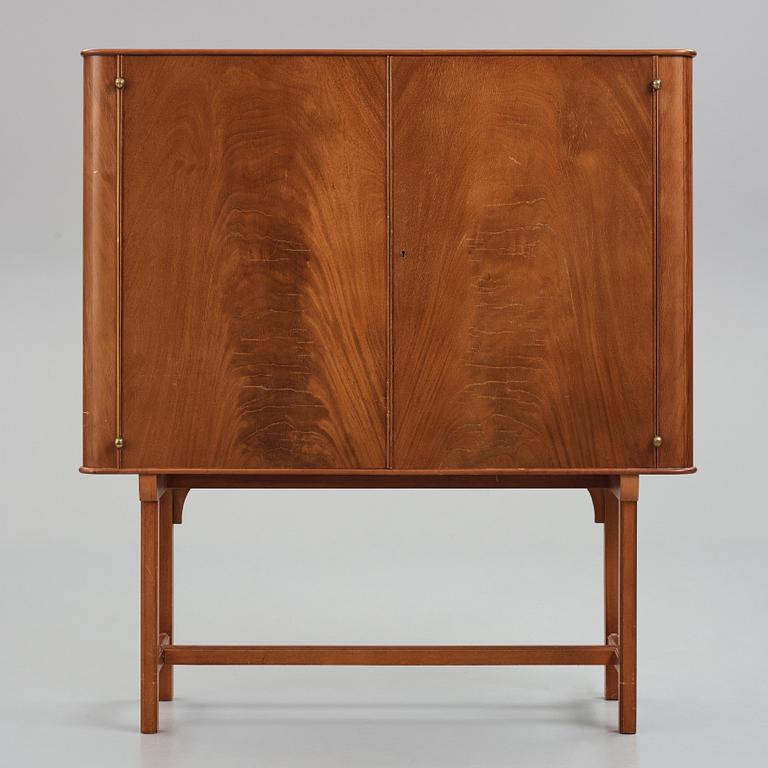 Josef Frank, a mahogany cabinet, model 955, Svenskt Tenn, probably 1940-1950s.