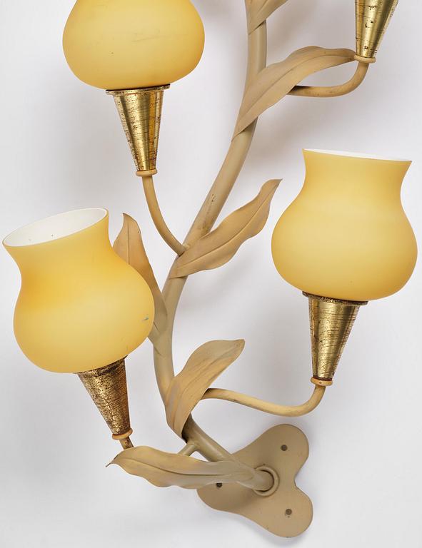 Scandinavian Modern, an imposing wall lamp, 1940s.