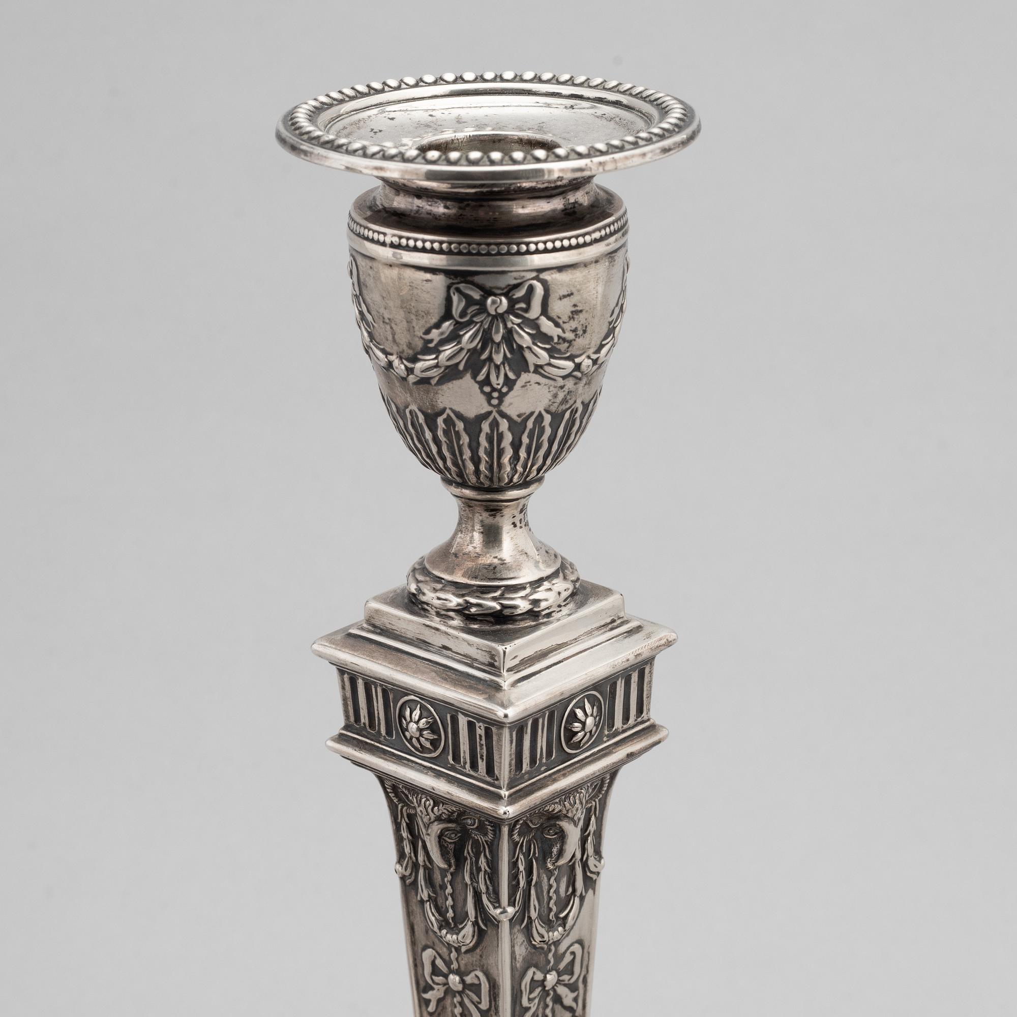 Ljusstakar, ett par, silver, Georg III-stil, James Deakin & Sons (1882-1932), Sheffield, England.