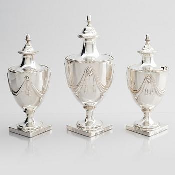 Bordsgarnityr, 3 delar, silver, troligen George Gray, London, England, 1787.