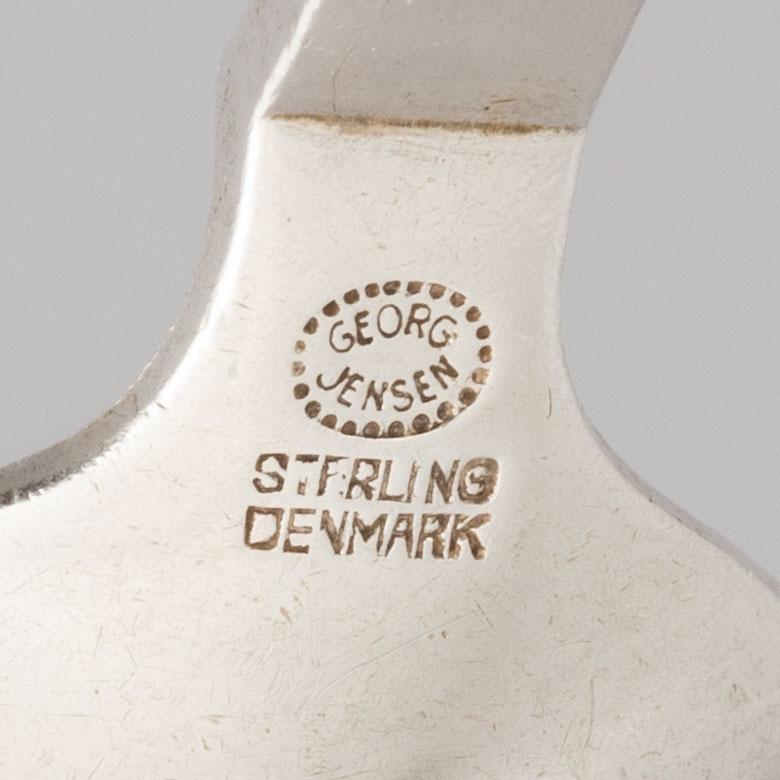 Harald Nielsen, 30 pieces of a "Pyramid" sterling silver flat wear set, Georg Jensen, Copenhagen, Denmark.