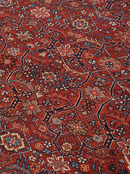 A carpet, Antique Mahal, ca 413,5 x 320-322,5 cm.