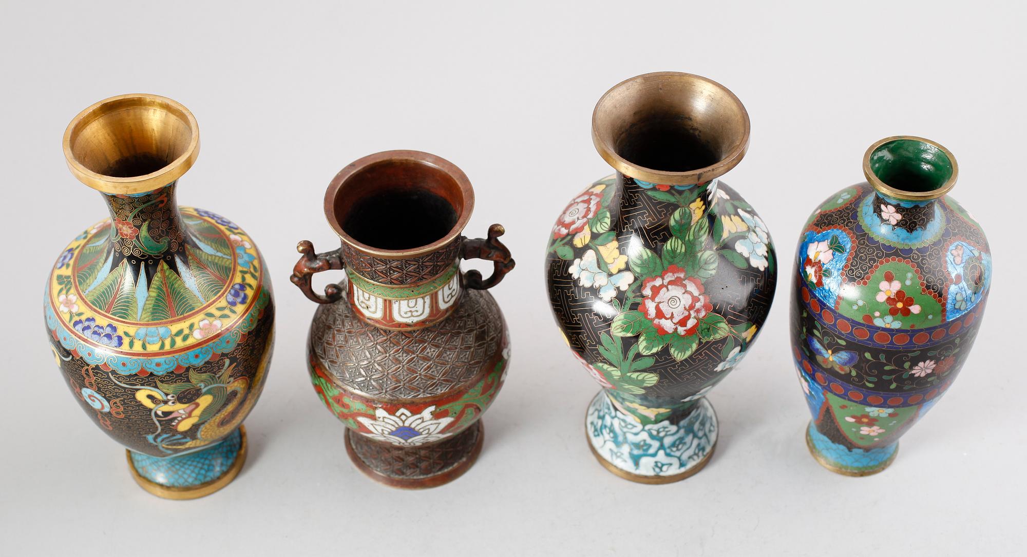 VASER, 4 st, Kina, emaljarbete, 1900-tal.