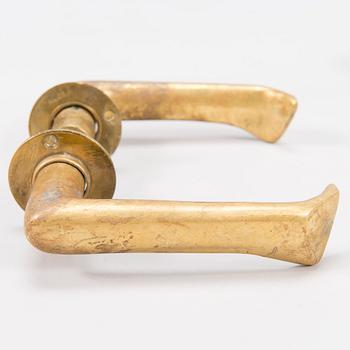 DÖRRHANDTAG, 8 PAR OCH GÅNGJÄRN, 8 PAR, tillverkare Mariefors Bruk, (Kellokosken Tehdas Oy) 1950-tal.