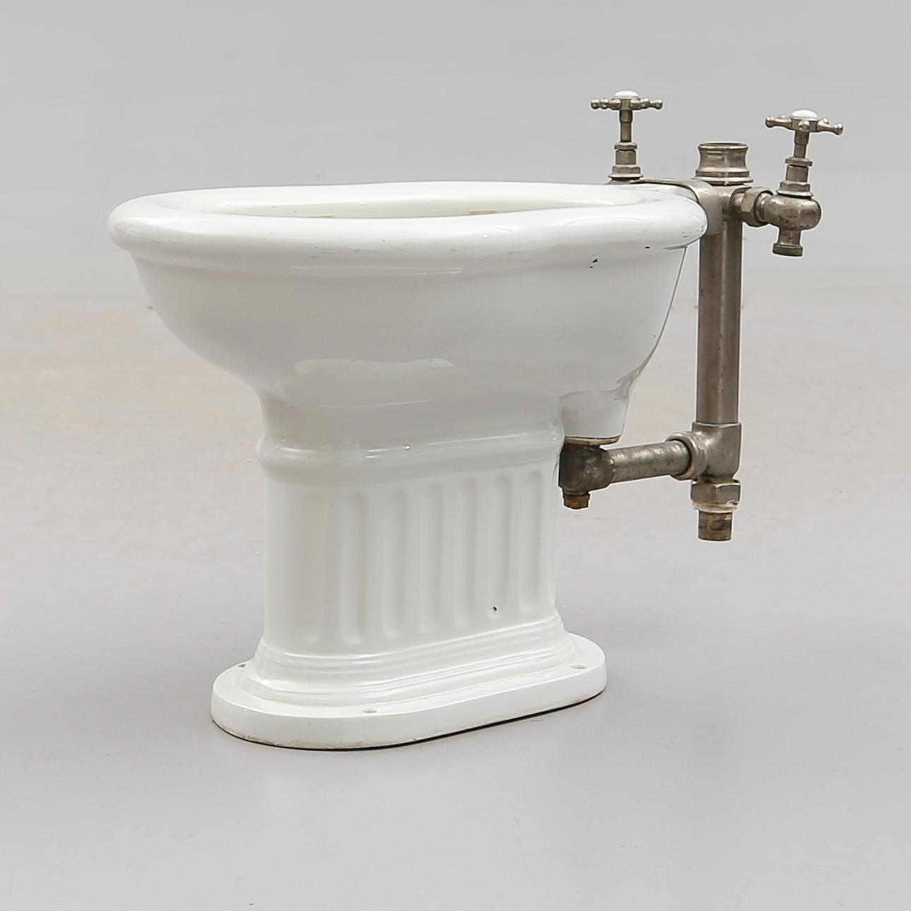 BIDÉ, Johnson Brothers, England, 1900-talets första hälft.