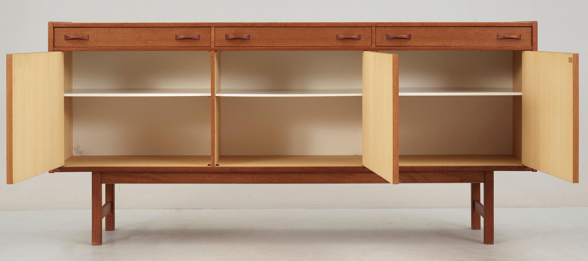 SIDEBOARD, Ulferts, 1900-talets andra hälft.