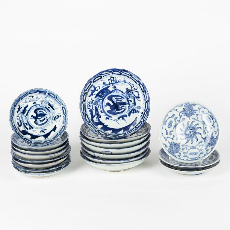 A group of 18 Chinese blue and white dishes, around 1900.