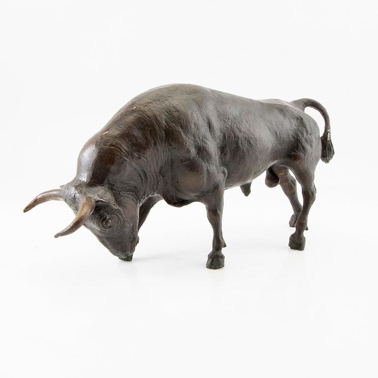 Decorative sculpture Bull.