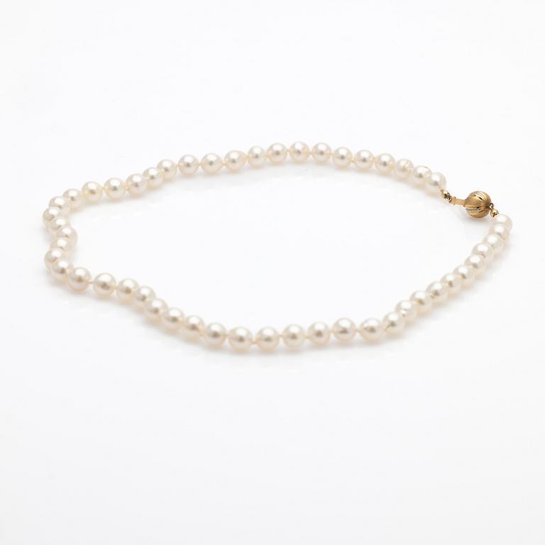 Collier, med odlade pärlor, lås 18K guld.