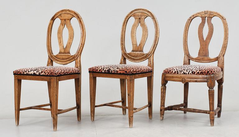 STOLAR, 3 st snarlika, gustavianska, omkring år 1800.