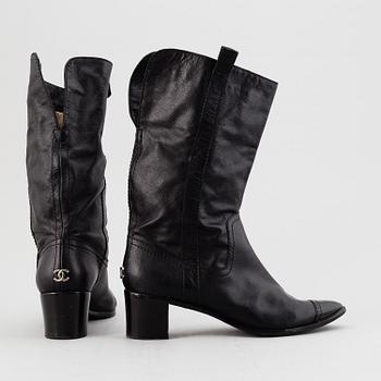 CHANEL, a pair of leather boots, size 40.