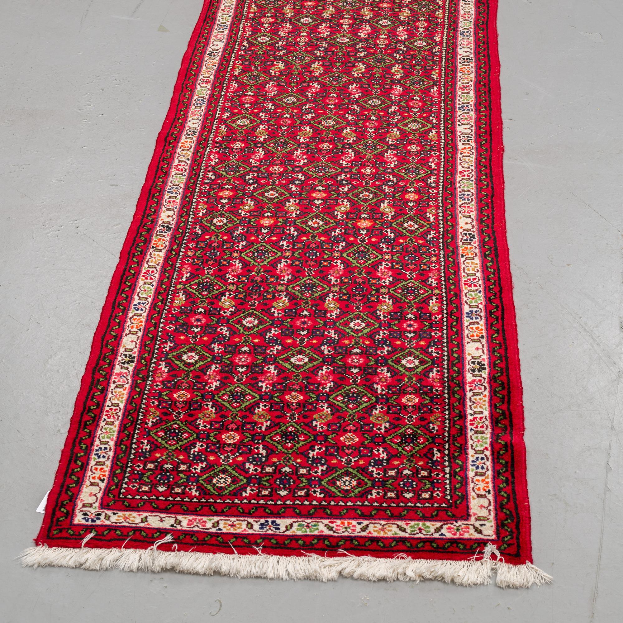 A RUNNER, Hamadan, ca 594 x 82 cm.
