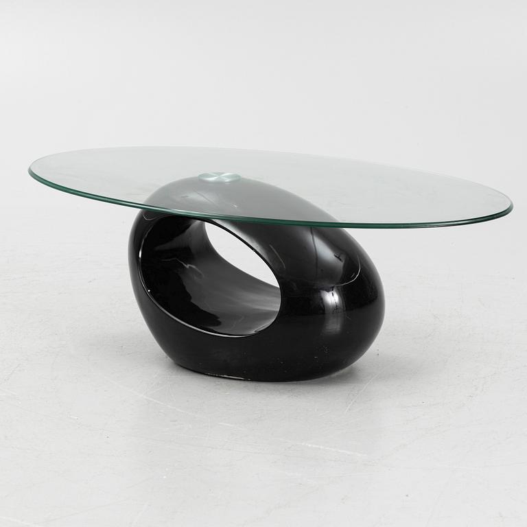 A coffee table, second half of the 20th century.