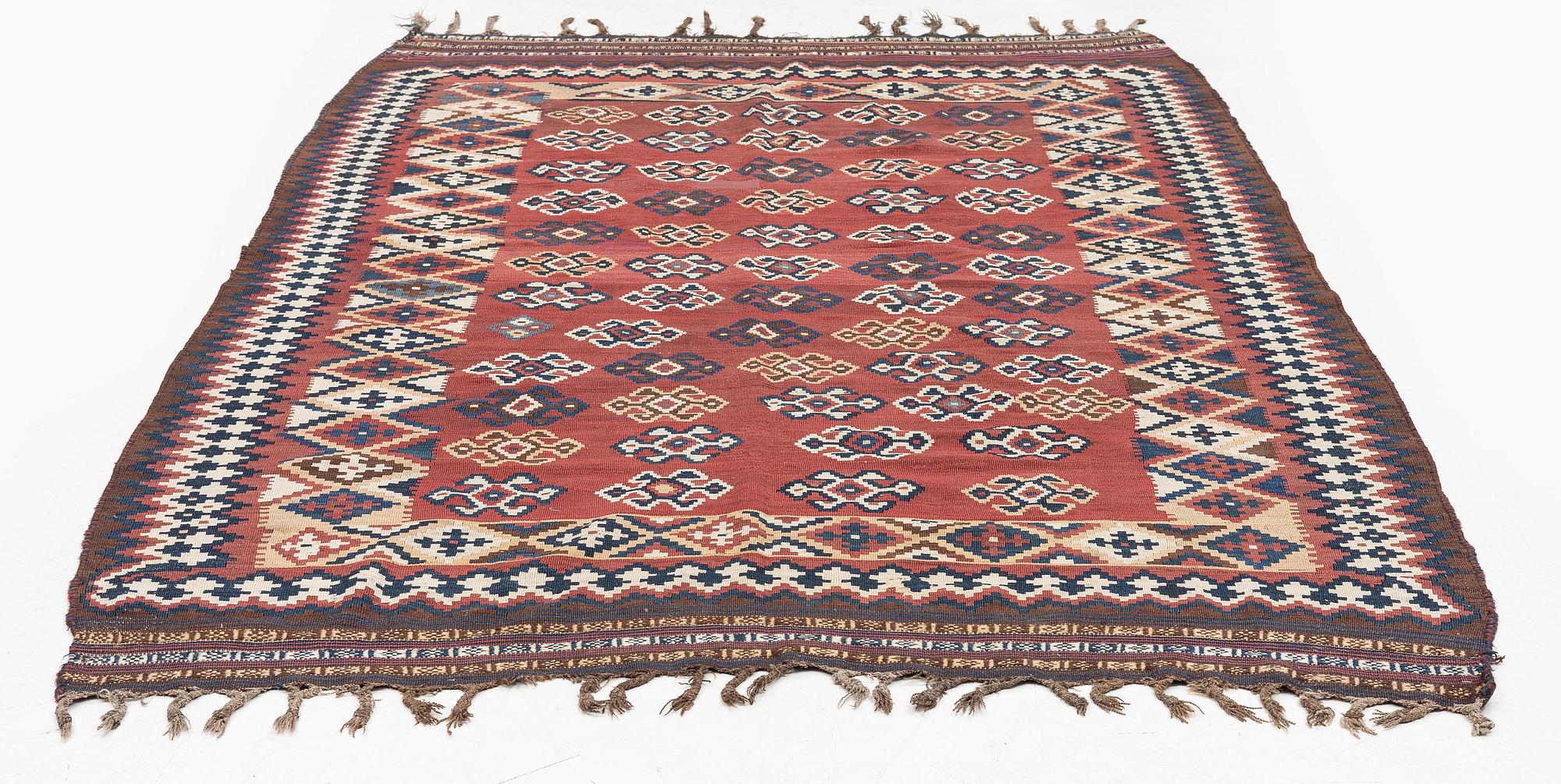 Antique Qashqai kilim, southern Persia (Iran), c. 249 x 158 cm.
