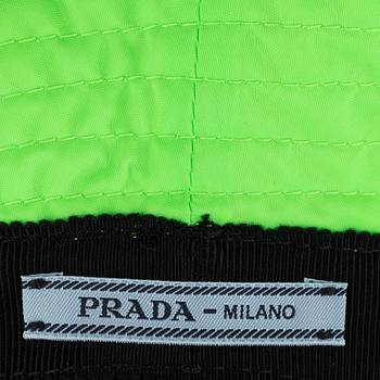 Prada, hatt "bucket hat", storlek S.