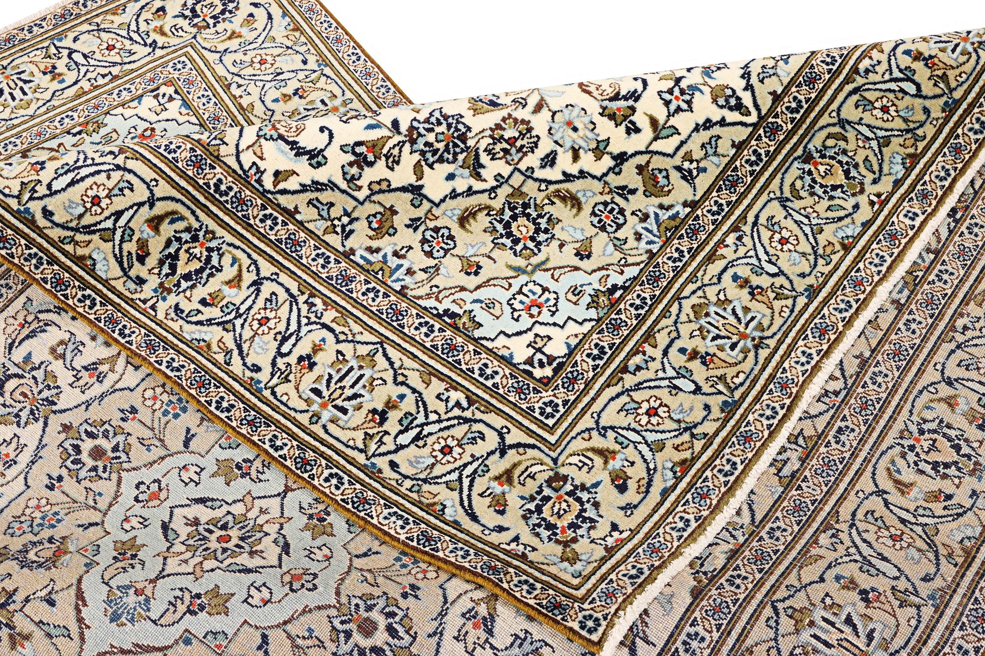 A Kashan carpet, a. 254 x 145 cm.