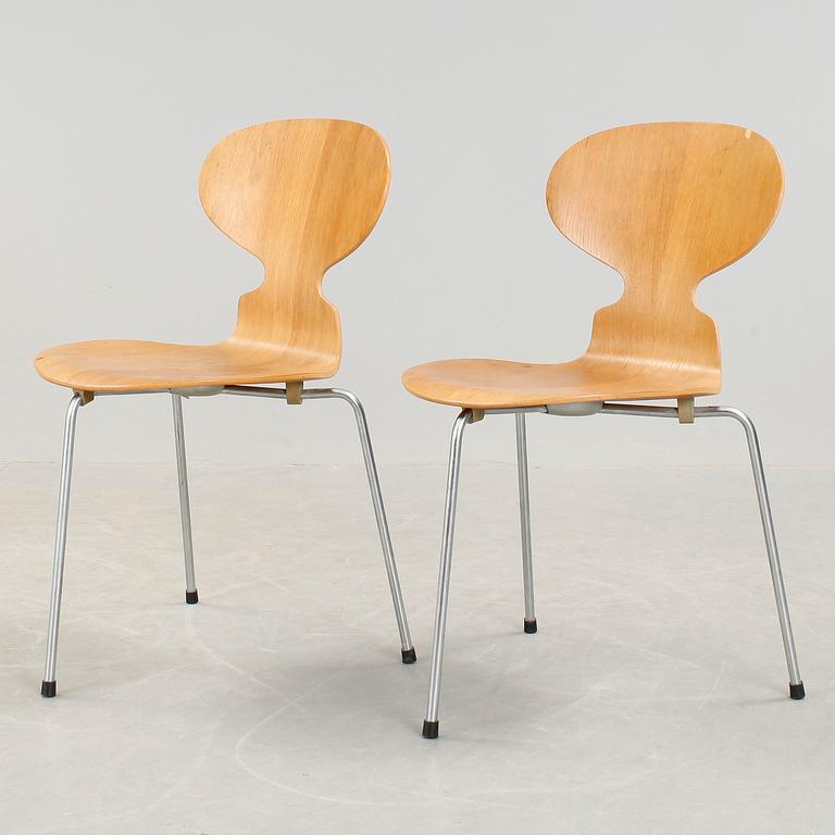 STOLAR, ett par, "Myran", Arne Jacobsen, Fritz Hansen, Danmark, 1964.