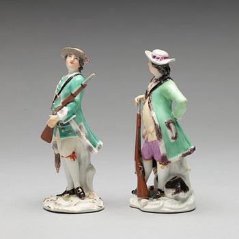 FIGURIN, två stycken, porslin. Meissen, jägare, 1700-tal.