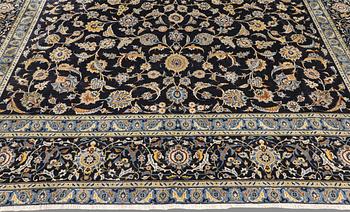 A Keshan carpet, approx. 440 x 308 cm.