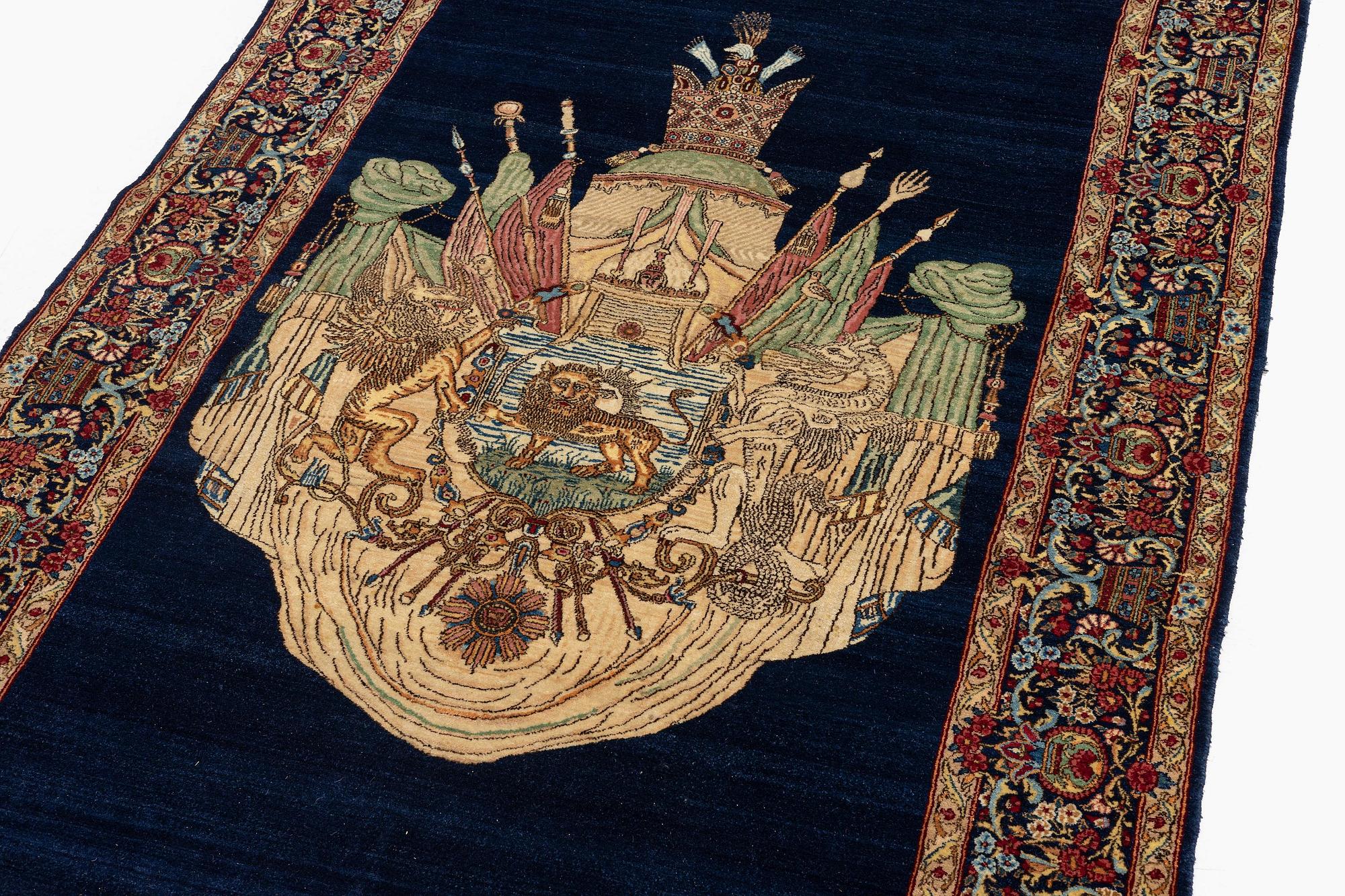 Matta, semiantik "Lion and Sun" Kirman, ca 243 x 144 cm.