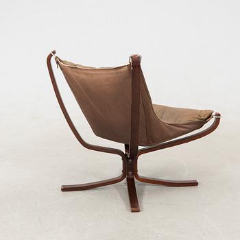 Sigurd Ressel, armchair and table "Falcon chair", Vatne Möbler, Norway, 1970s.