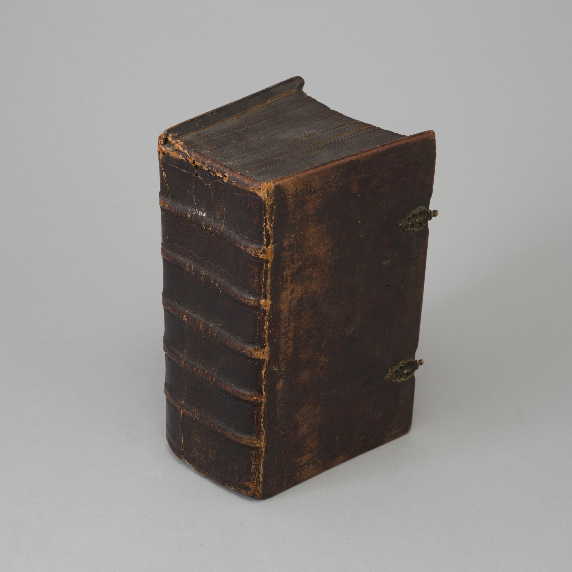 BIBEL, Kung Carl XI, tryckt i Amsterdam 1688 av Henrik Keyser.