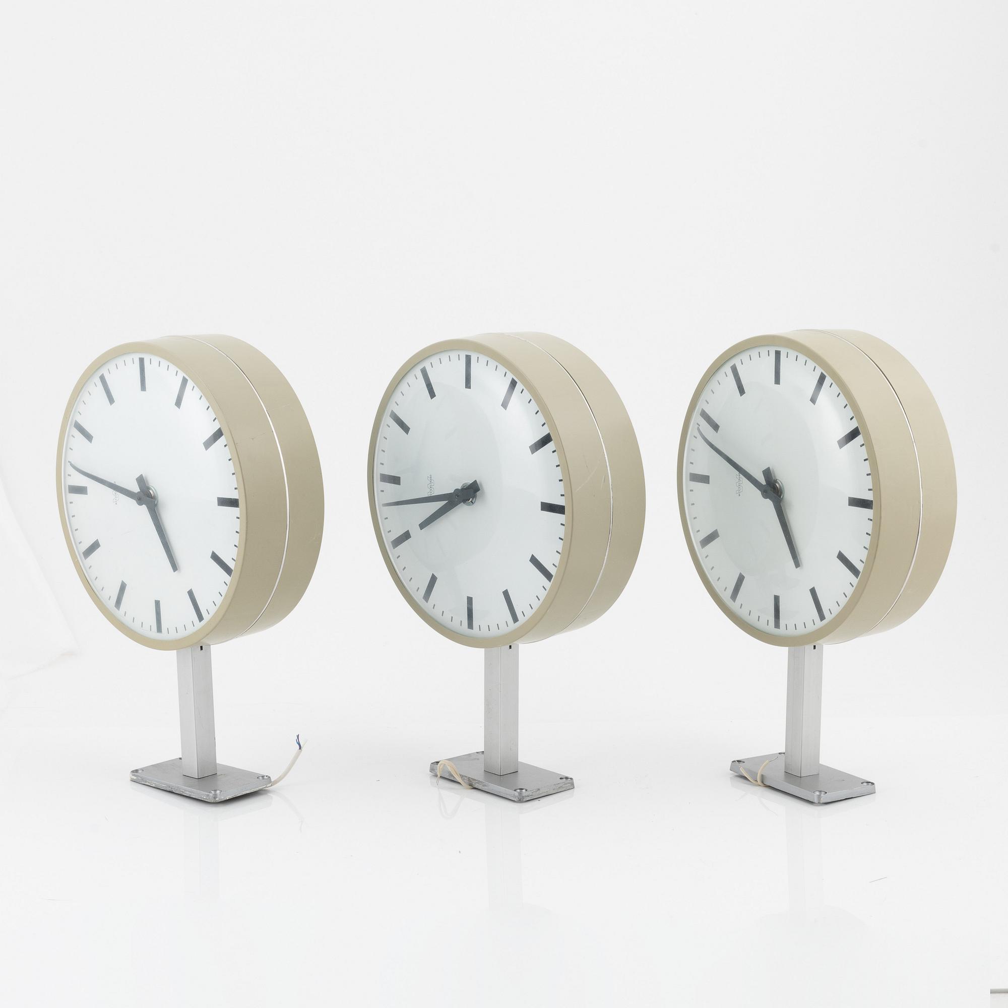 3 wall clocks, Töreboda, Sverige 20th Century.