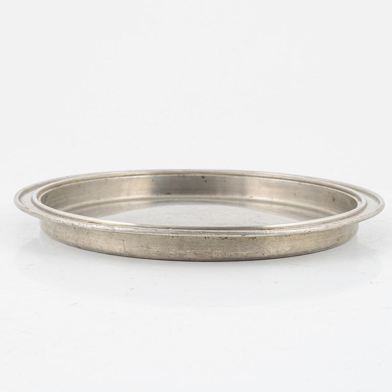 Firma Svenskt Tenn, a set of three pewter dishes, Stockholm, 1927-1930.